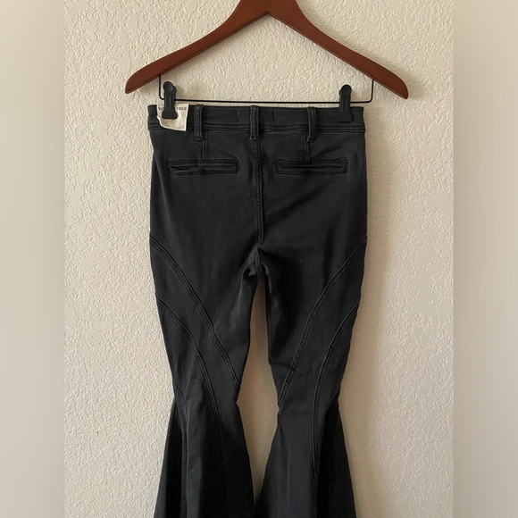 We the Free - Twirl On Mid-Rise Crop Flare Jeans - Picture 9 of 11